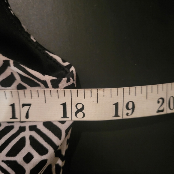 Black and White Geometric Dress with Pink Belt - Picture 3 of 6